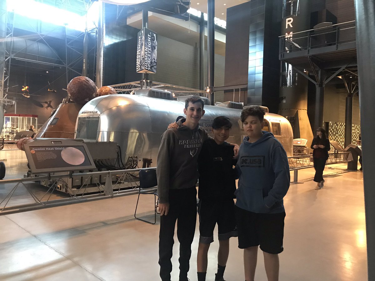 sciencediva00's tweet photo. Air and Space Museum! @RNR_DCTrip    #RNRDCTrip2019 https://t.co/IA5ceNqCAw