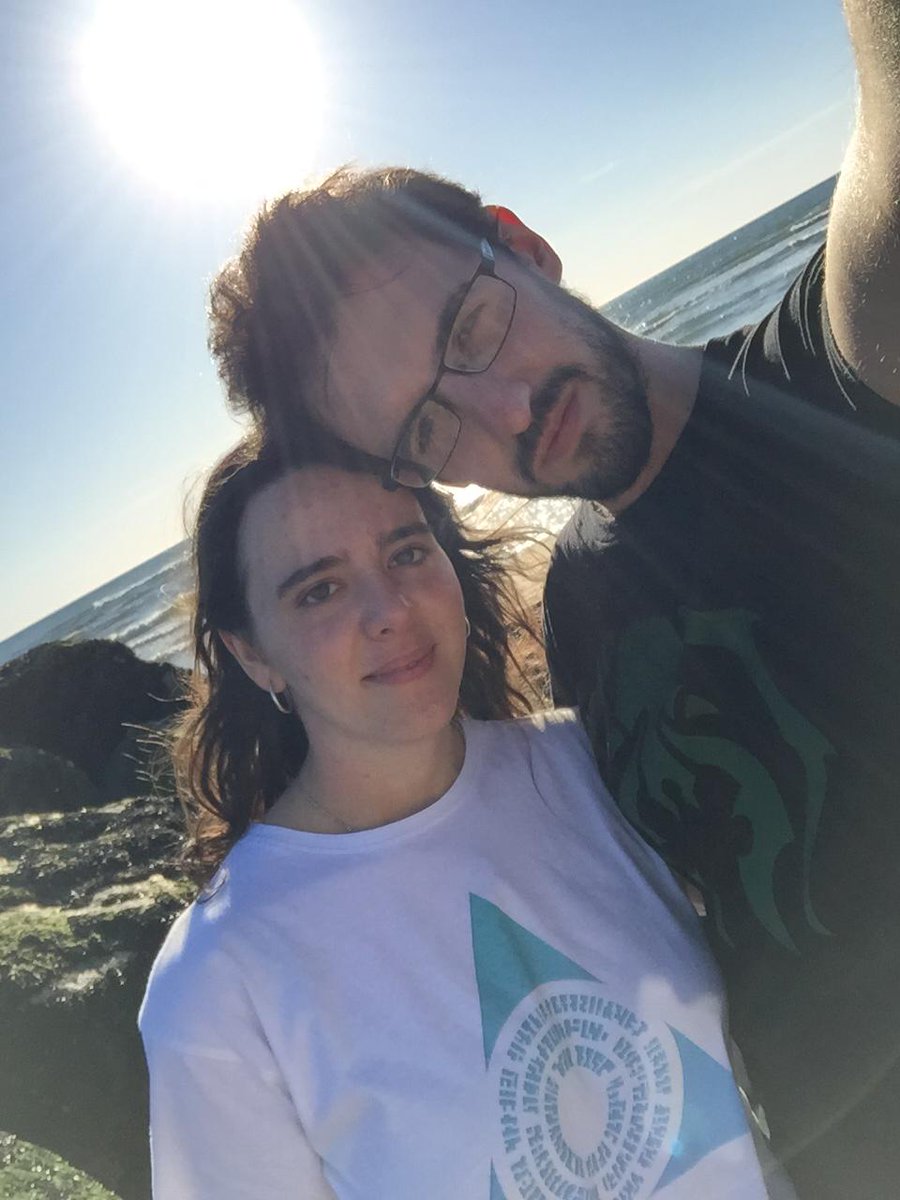SakingMTG's tweet photo. Tarde de playa y Pacto entre Gremios con @maddisuarez
#GuildPact https://t.co/zVcO2HEHMe