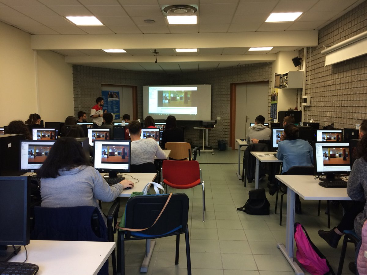 cortis_cristina's tweet photo. Teaching @uni_cassino students how to use @Kinovea to evaluate gait parameters #LM67 #preventiva e #adattata https://t.co/SnD7kmi1yy