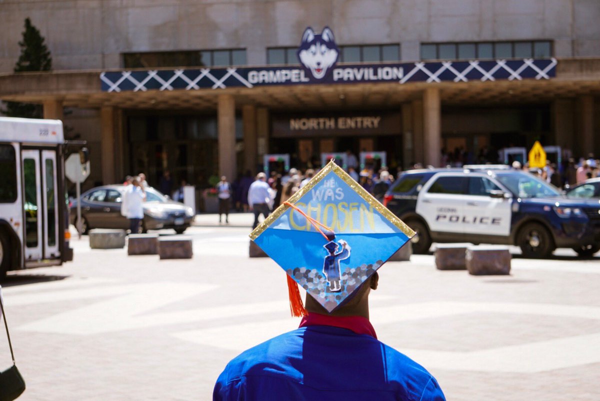 ReigningBoss's tweet image. First Generation Ghanaian-American, born in Hartford, raised in East Hartford, now with a BS in Computer Science from UConn. First Engineer in my family and the first to pursue a Masters. One of the first CS majors from EH. It wasn't an accident. It was written and I was chosen.