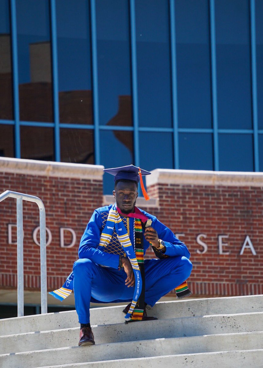 ReigningBoss's tweet image. First Generation Ghanaian-American, born in Hartford, raised in East Hartford, now with a BS in Computer Science from UConn. First Engineer in my family and the first to pursue a Masters. One of the first CS majors from EH. It wasn't an accident. It was written and I was chosen.