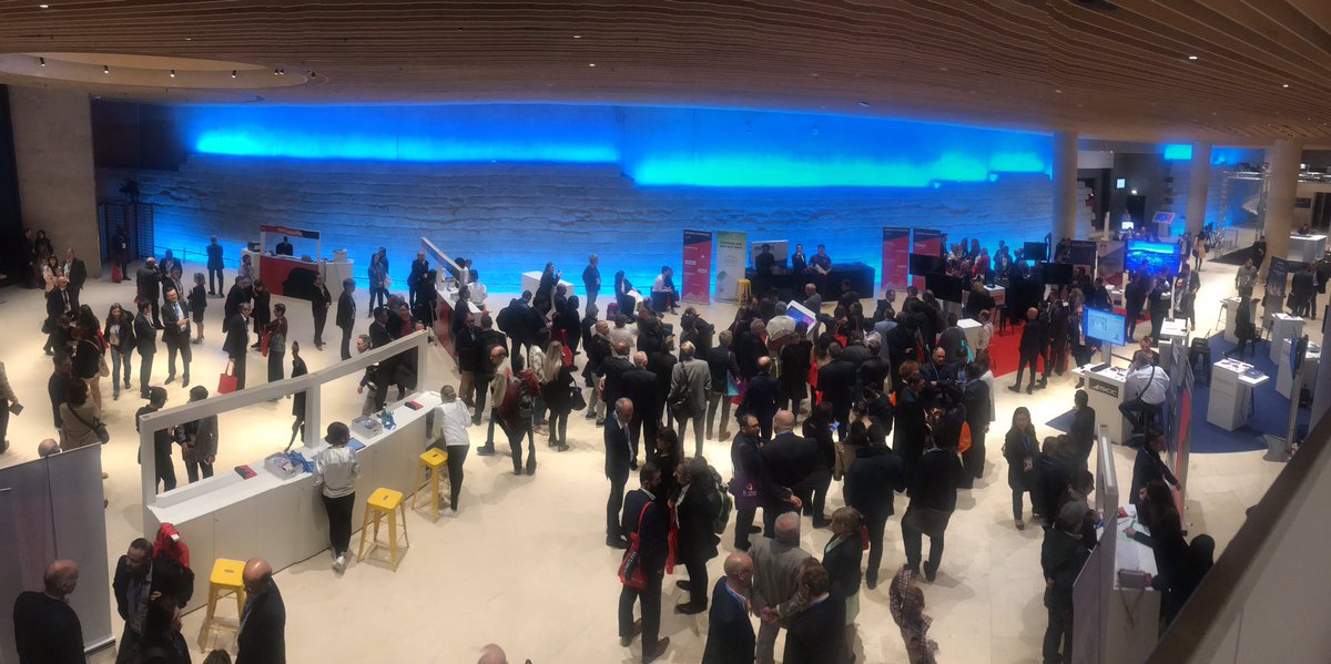 SCC_Info's tweet photo. L’activité bat son plein dans le foyer du Carrousel du Louvre au #KOSCC19 https://t.co/8ky4XleiTr