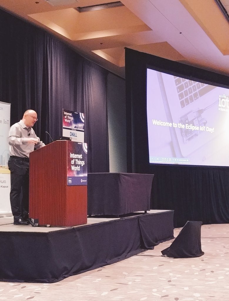 stephaniejswart's tweet image. .@BlueberryCoder kicking things off here at #EclipseIoTDay at #IoTWorld! Big thanks and shoutout to our wonderful sponsors, @EurotechFan!

#IoT #OpenSource @EclipseIoT
