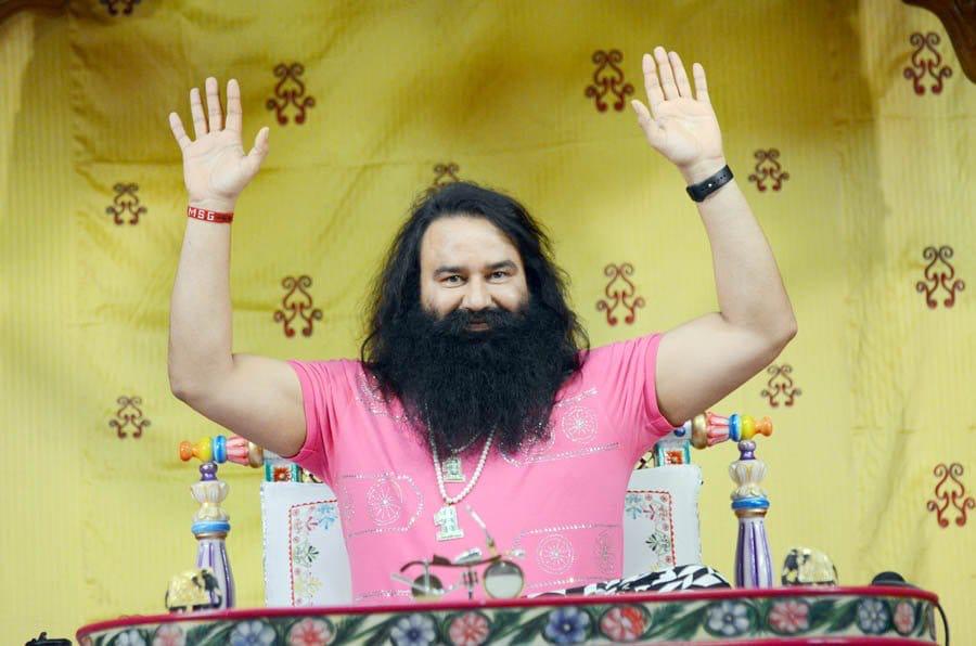 DhimaanA's tweet photo. @_Navu_INSAN_ @derasachasauda @Gurmeetramrahim Dhan dhan satguru tera hi aasra 
Sohne satguru @Gurmeetramrahim ji rehmt krna sbb te ji hrr ikk apne bache te mehr bnake rakhna 🙏
@derasachasauda 💕 https://t.co/4frdq74RGB