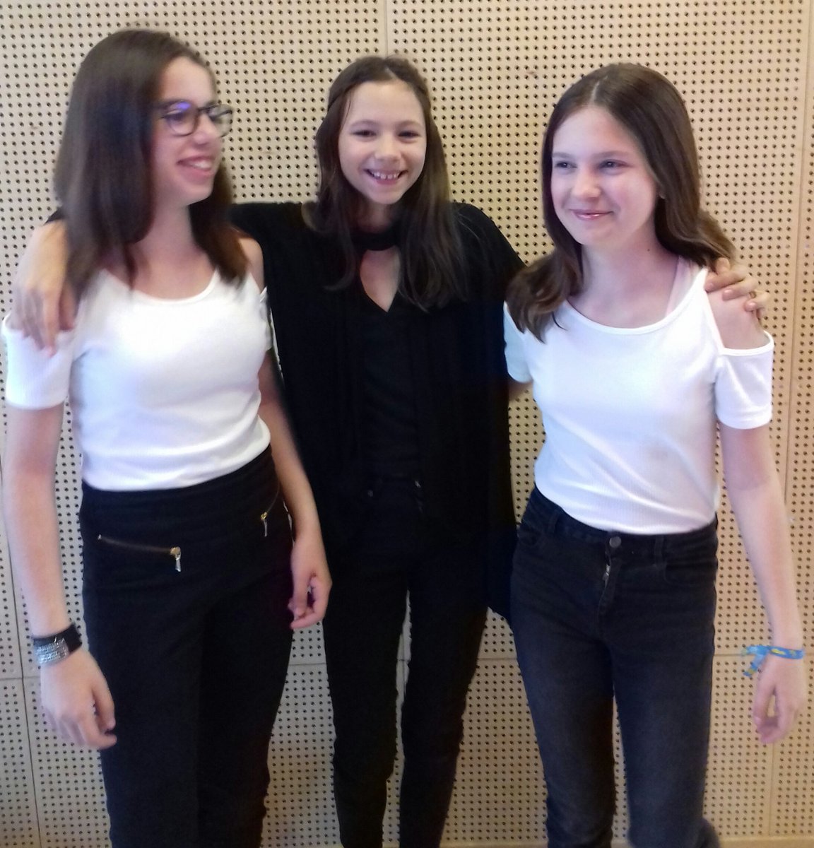 Mes élèves ont du talent😍 trop de brillance en eux 😎 le choeur dans les étoiles 🌛🌚🌘#collegeparde #lecèdre #acdijon #chorale