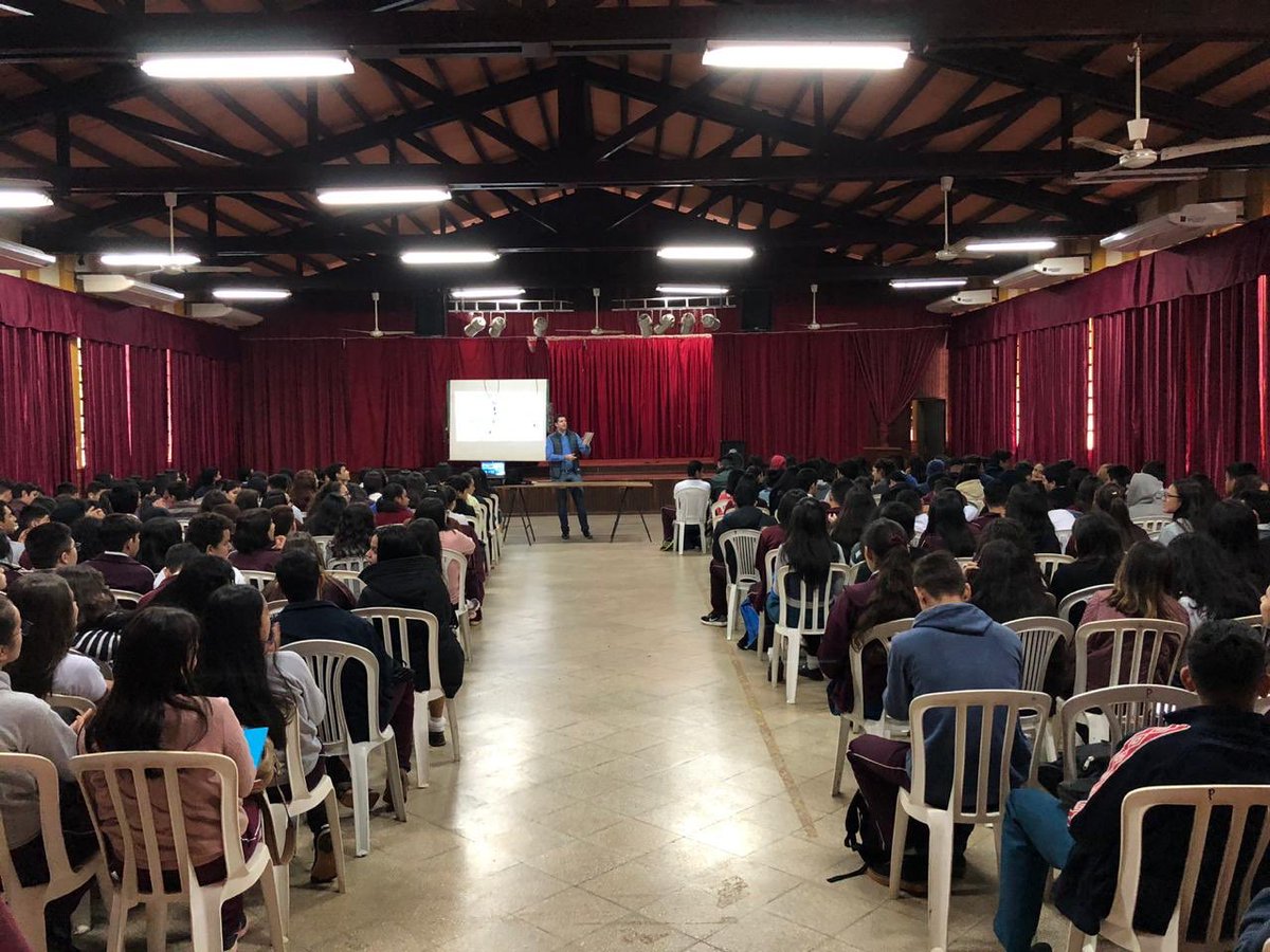 totoclerch's tweet photo. Esta mañana hablamos con los alumnos del CRECE en nuestro ciclo de charlas denominado “Resurgirás Paraguay” que realizamos en conjunto con la @snjaltoparana y nuestra organización #Redescool
@ColegioCRECE https://t.co/O1Pxx2DAIb