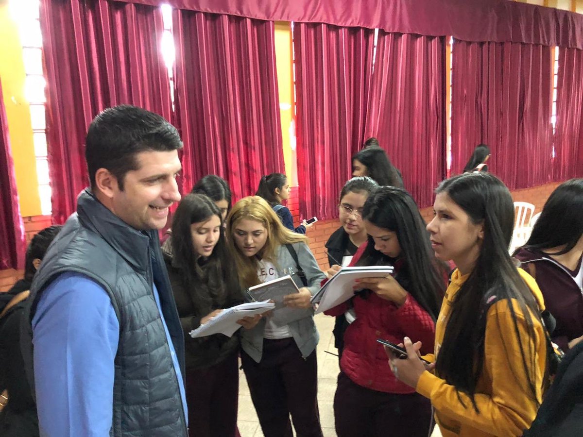 totoclerch's tweet photo. Esta mañana hablamos con los alumnos del CRECE en nuestro ciclo de charlas denominado “Resurgirás Paraguay” que realizamos en conjunto con la @snjaltoparana y nuestra organización #Redescool
@ColegioCRECE https://t.co/O1Pxx2DAIb