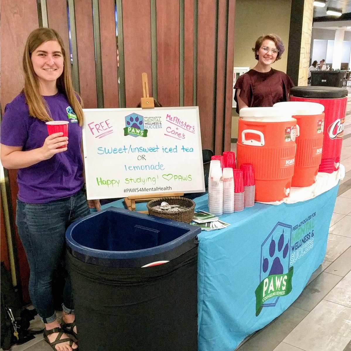kstate_union's tweet photo. Two groups helping fuel your finals week today: @cs_paws has lemonade and sweet/unsweet iced tea from 11am-1pm on the 1st floor, and @kstatelibraries has a whole assortment of snacks from 10am-3pm on Bosco Student Plaza! https://t.co/pkKQtfQjWD
