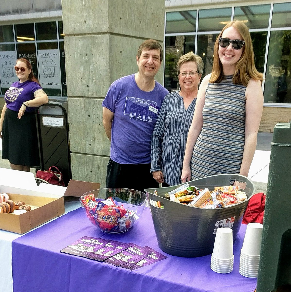 kstate_union's tweet photo. Two groups helping fuel your finals week today: @cs_paws has lemonade and sweet/unsweet iced tea from 11am-1pm on the 1st floor, and @kstatelibraries has a whole assortment of snacks from 10am-3pm on Bosco Student Plaza! https://t.co/pkKQtfQjWD