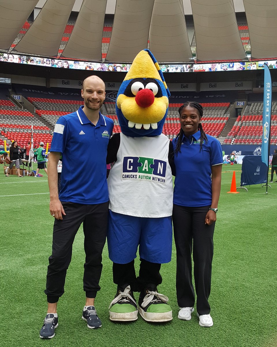 BC_Athletics's tweet photo. Thanks Canucks Autism Network for an awesome Sports Day 😄! We love teaching track & field skills to your members 🏃🏽♀️🏃🏻♂️ #RunJumpThrowWheel https://t.co/gQ1zbuldu7