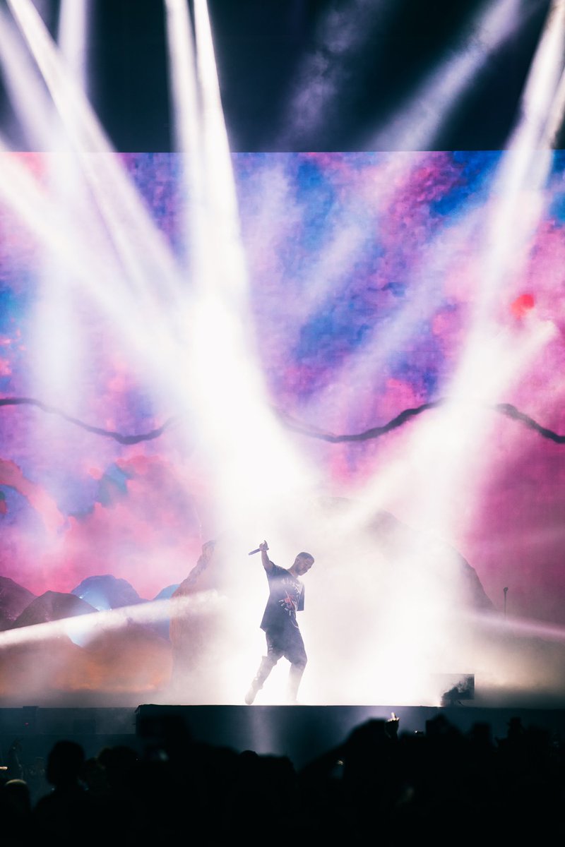 An artist that I’ve been dying to photograph ever since I can remember... and it finally happened. 

@KidCudi at Rolling Loud, Miami, 2019.