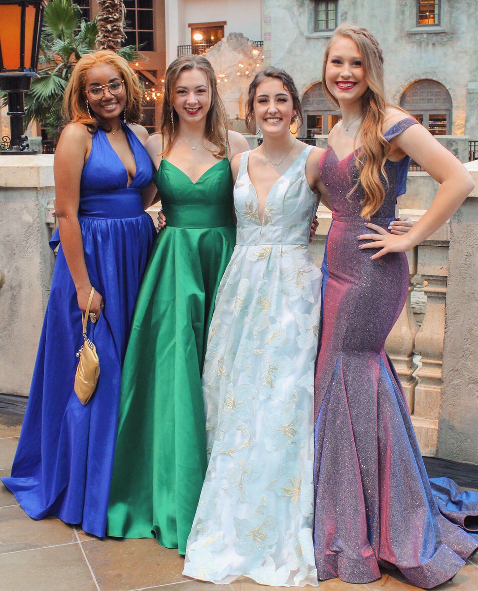 LindsieLiles's tweet photo. You already know what it is... PROM🤩 https://t.co/UboGFC1V3Y