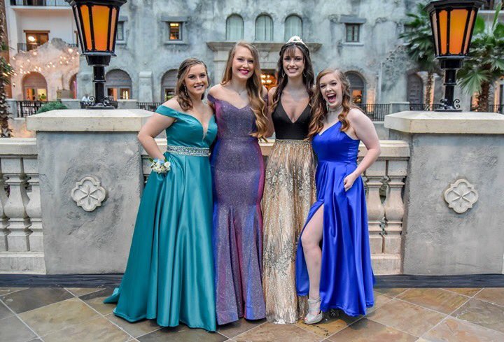 LindsieLiles's tweet photo. You already know what it is... PROM🤩 https://t.co/UboGFC1V3Y