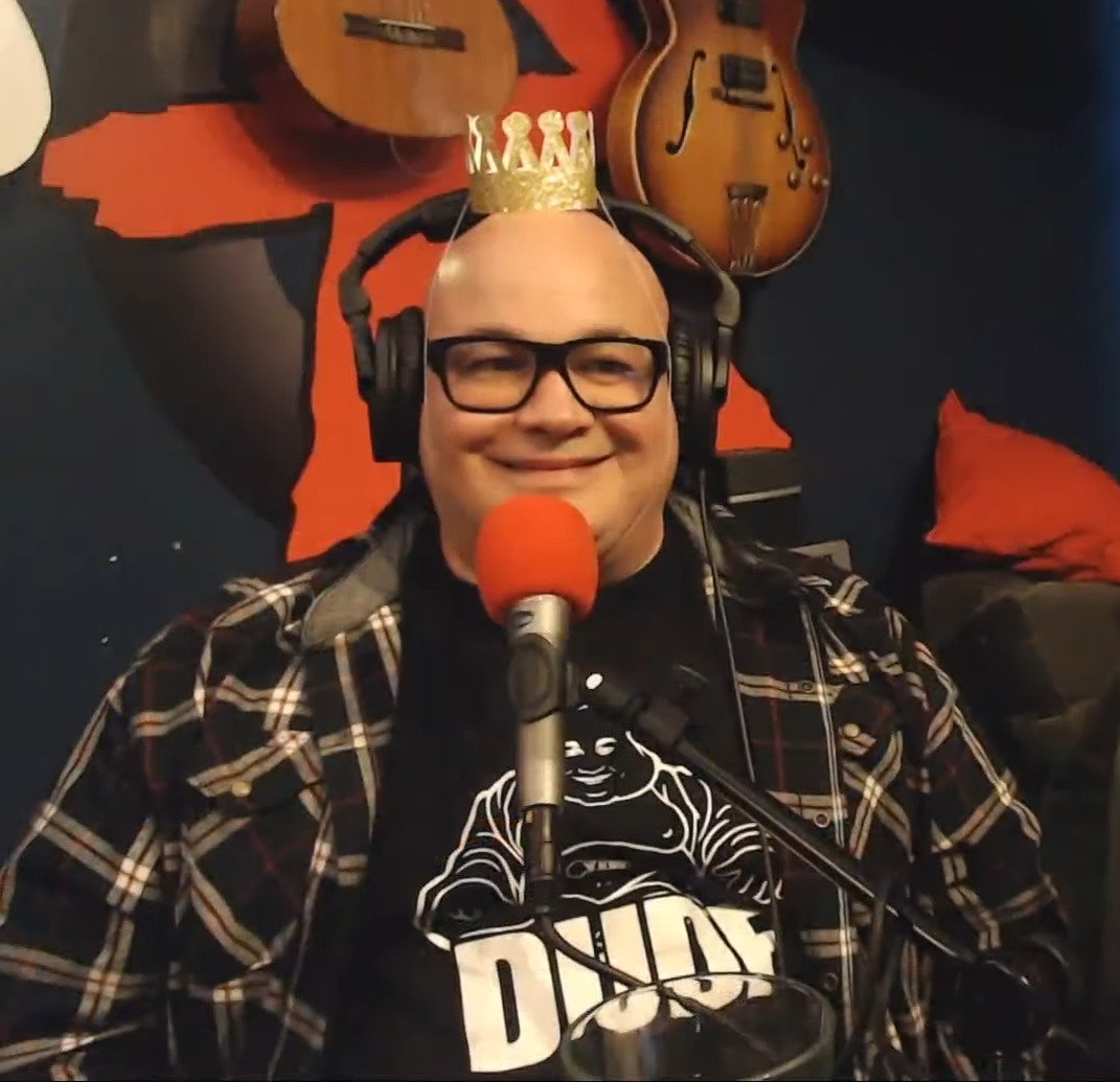 EmperorMold's tweet image. Uh-oh! Look out Westeros. This brave special king is here to claim the the iron throne! #GameofThrones @robertkelly @ChipChipperson @KFreehams @cristinapalumbo @RobFromTheShow @Flutesy