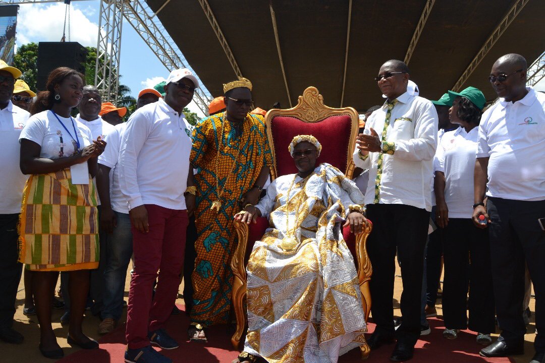 LancinDiaby1's tweet image. J’ai procédé ce Samedi 11  Mai , en compagnie des Ministres Bruno KONÉ , représentant du Haut Patron le Premier Ministre et DANHO Paulin Claude, Parrain de la cérémonie, à l’Investiture du coordonnateur 
‘’ Générations Gagnantes’’ des villages Atchan en la personne de  DJAMA Dibi