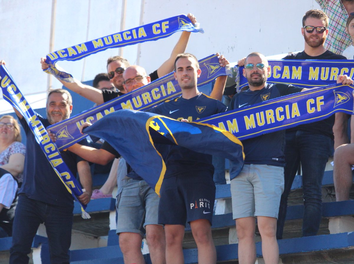 gustavoooleal's tweet photo. @jlmendoza83 @UCAM Chapó presidente , nos vemos la temporada que viene y a soñar de nuevo !! No estaréis solos , vamos @UCAMMurciaCF https://t.co/zXUvRDiOuP