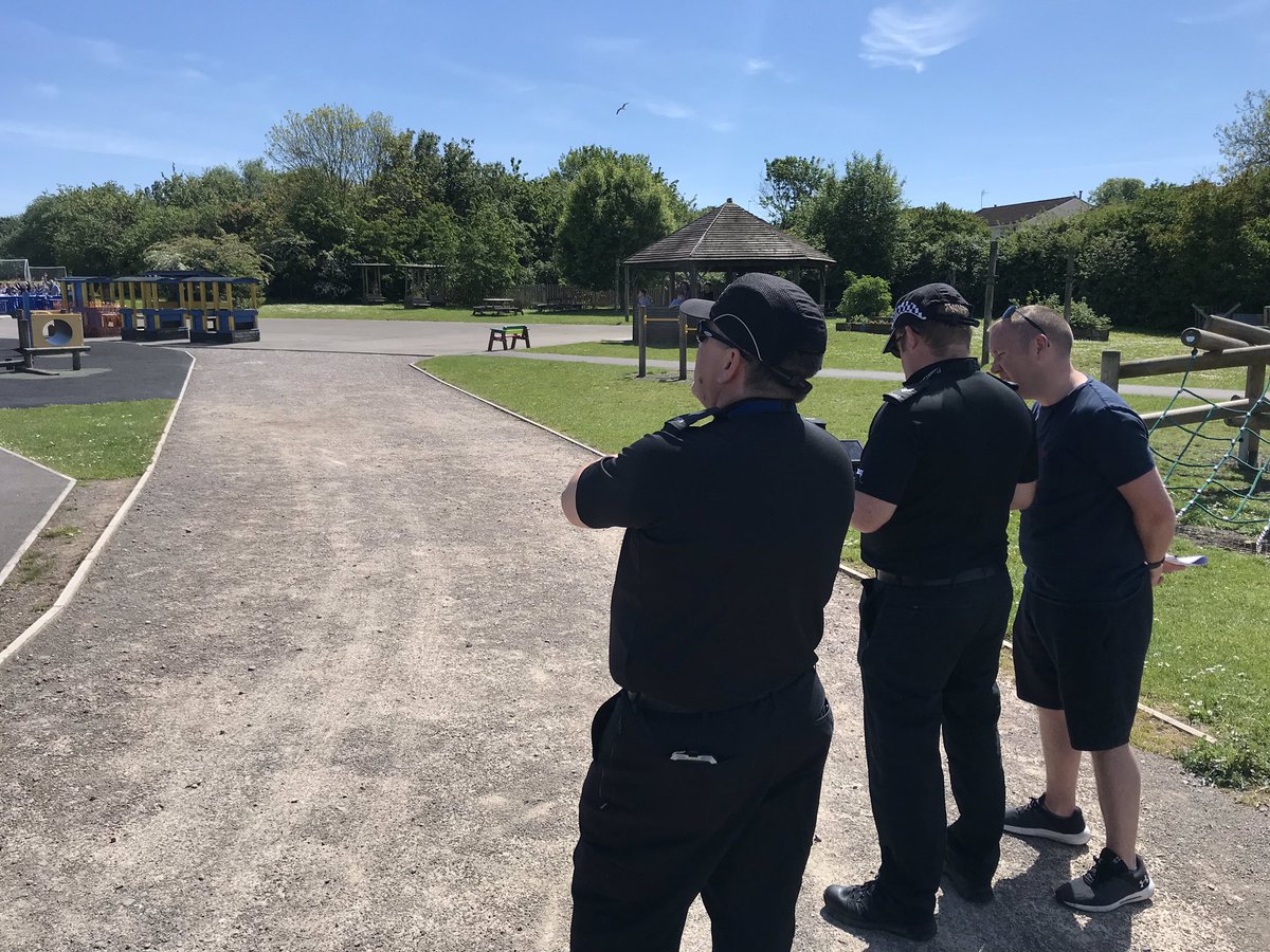 Learning Dis. Aware tweet media