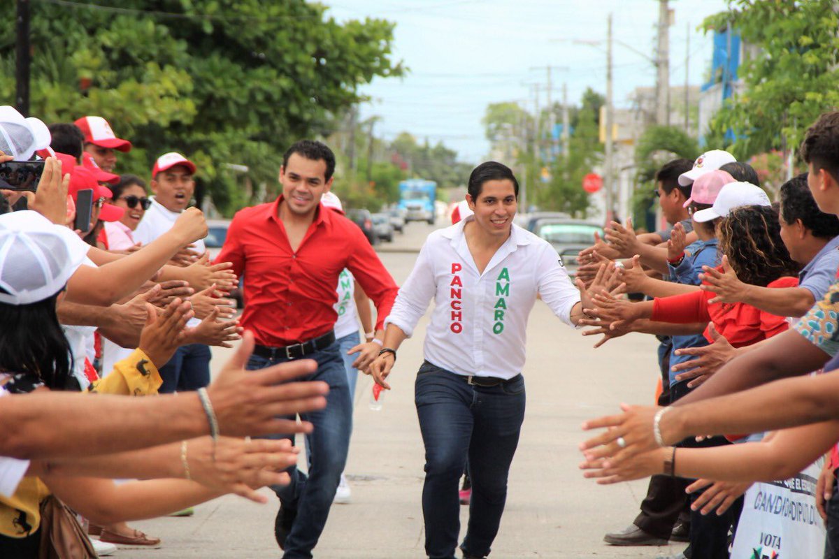 rjxmQroo's tweet photo. En compañía de nuestro Dirigente Nacional el Dip. Fed. @PabloAnguloB y nuestra Dip. local @Hendricksles recorrimos las calles del D2 acompañando a nuestro candidato @FranciscoAmLa ✌🏼 
¡Pablo, amigo, Quintana Roo se tu casa! 
@AnaAranaM @FRANCISCOPOOT15 https://t.co/sUEAZPKkig