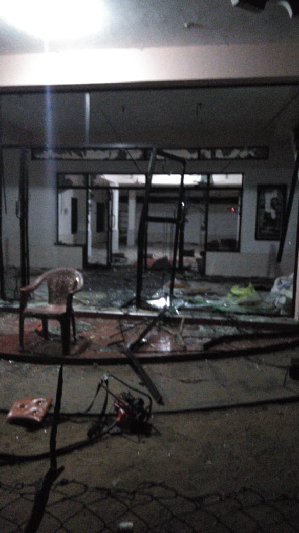 MackanHisham's tweet photo. @ImranKhanPTI Assalamu Alaikum, Honourable Mr PM of Pakistan, I am from Sri Lanka. I am a Muslim and we are suffering from Buddhists racists attacks. Many people have lost their shops, houses, vehicles and our Mosques ( Masjids) have been burnt, even the Holy Quran. https://t.co/1lQtAZ9pfb