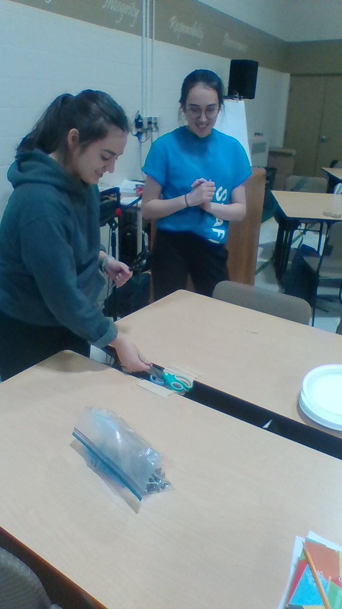 wandabk_rkwbk's tweet photo. @GEDSB @ElginEagles @westernuEng 
GEDSB Intermediate Enrichment Stem Challenge day in full swing at Joe Brant Learning Centre.  After building a life-sized truss bridge they could crawl across, students applied their learning to create their own smaller versions and test them. https://t.co/Zrfpo1nkXO