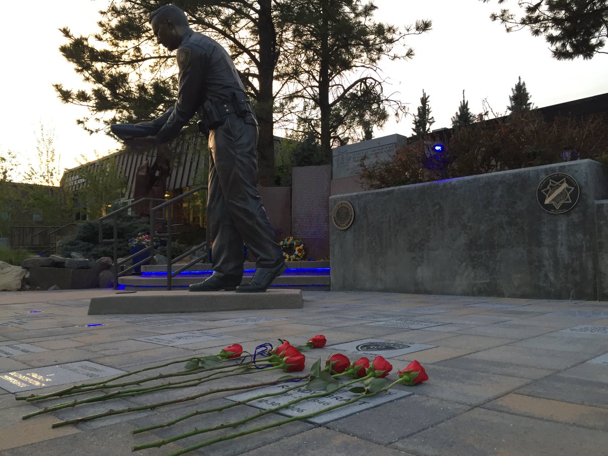 AdamsCoSheriff's tweet photo. We Remember, Always.
On Friday we had the chance to attend the Colorado LE candlelight vigil at @CSP_Academy Very nice service! Thank you to @CSP_News for the hard work in making this happen every year! #gummball #ACSOremembers https://t.co/lSNfnRF6dd