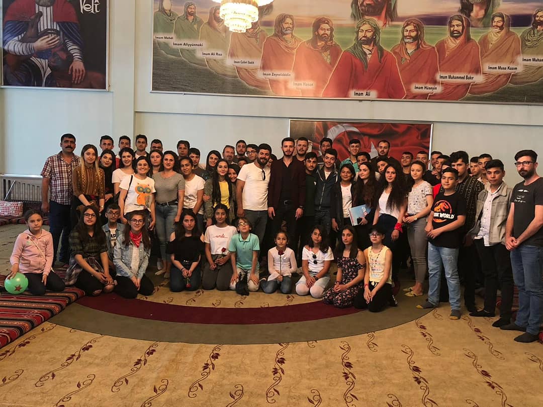akdgenclik's tweet photo. Gençlik Kolları Genel Başkanımız Anıl Deniz PİŞKİN'in de katılımıyla Güneydoğu Anadolu Bölge Toplantımızı Gaziantep Şubemizde gerçekleştirdik.Katılan tüm canlarımıza aşkı niyazlarımızı sunuyoruz. AKD Gençliği büyüyor, gümbür gümbür geliyoruz ✌🏻#AKDGençlik #AleviGençler https://t.co/iTws8P425i