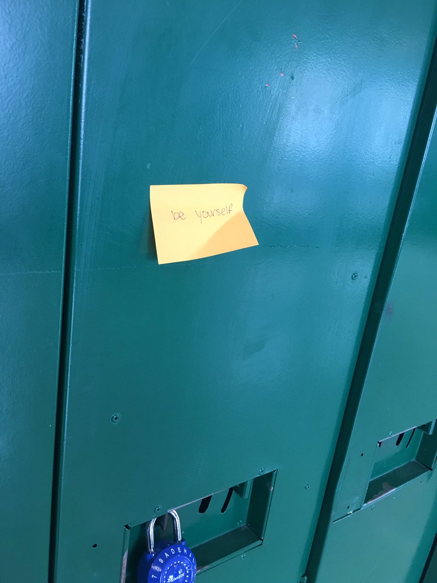 CouncilSherwood's tweet photo. Tired faces but paid off after! Hope the Saints enjoyed their positive messages on some lockers today💚 Thanks to all who helped out! Stay tuned for our events throughout this week🎉 https://t.co/5hNy60iUDA