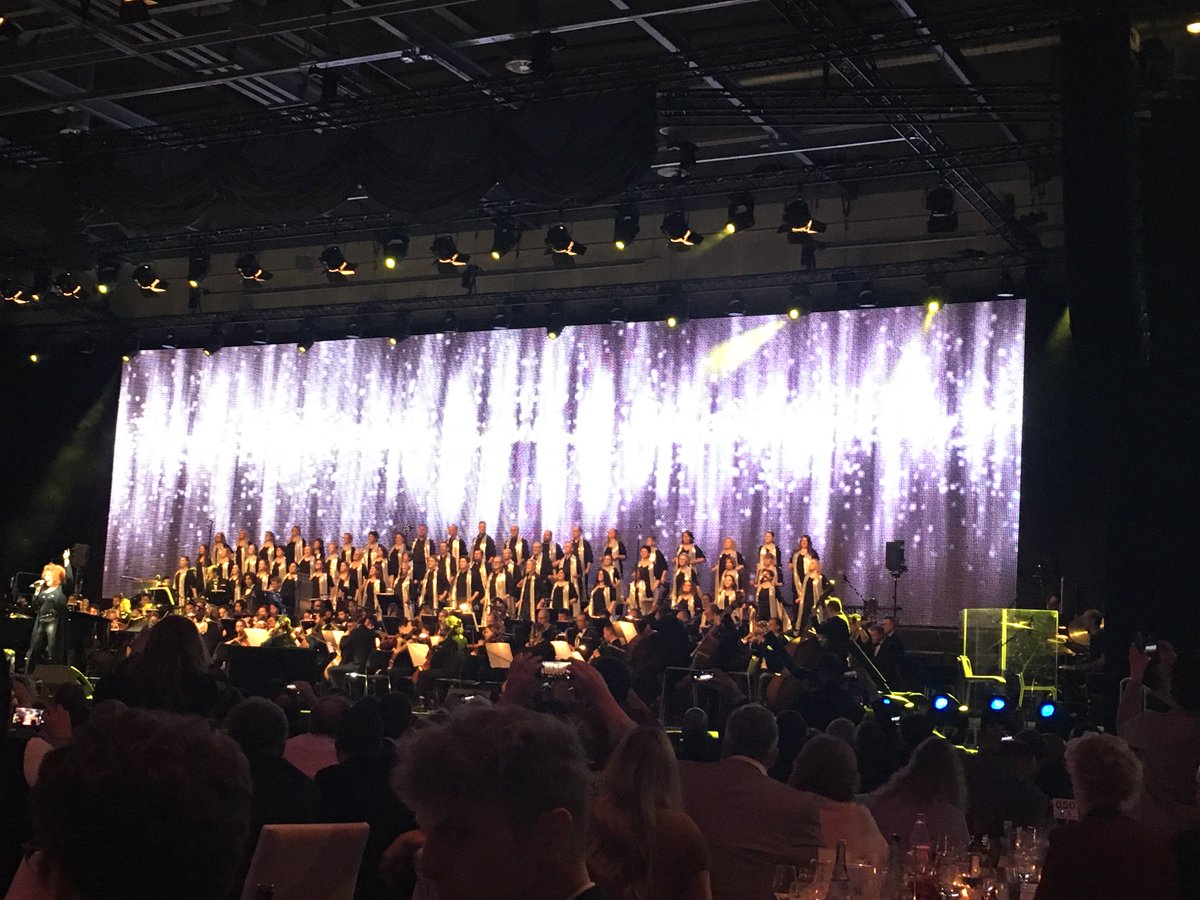 toolboxsoftware's tweet image. 40 Jahre der Kreis:
Erfolgreiche Messe mit Vortrag von Tool Box (Erik Zimmermann) zum Thema Kunden- und Mitarbeitergewinnung im Internet mit Schwerpunkt auf Qualifizierung von lukrativen Kunden.
#derkreis #meinbad #creativepartner #shk #tischler #Handwerk