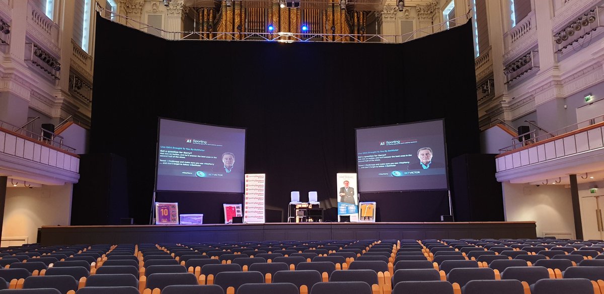 ScottGibling's tweet image. All my AV set up for tonight's audience with Harry Redknapp. Birmingham Town Hall. harryredknapplive.com
Great to be a part of this tour. He is funny.