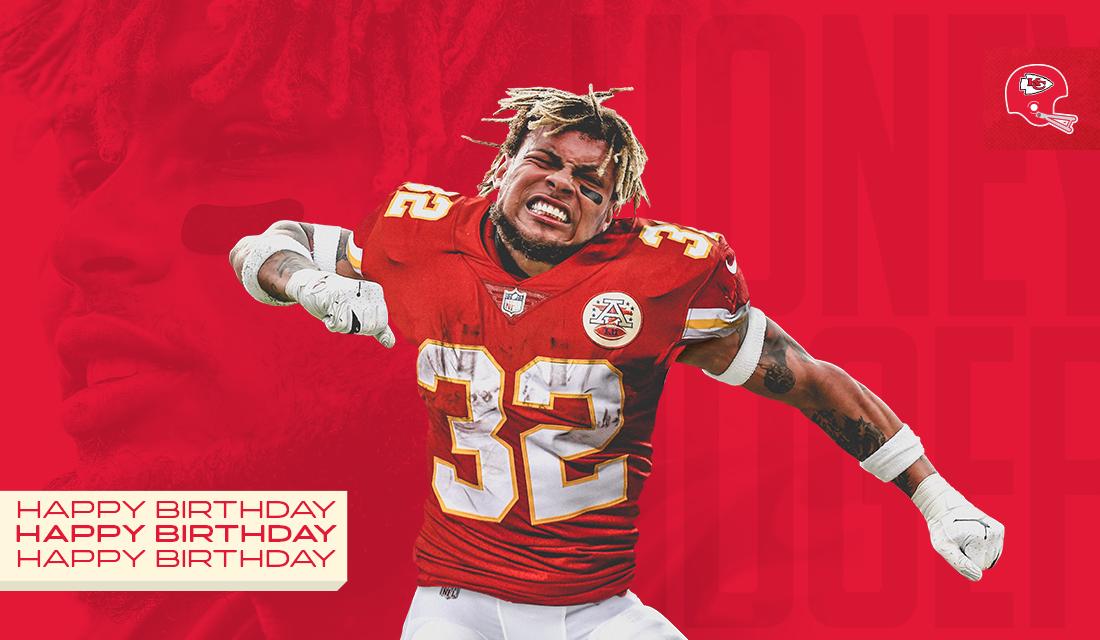 Chiefs's tweet photo. RT to help us wish @Mathieu_Era Happy Birthday! 🎂🎊 https://t.co/6nkJsuH3eE