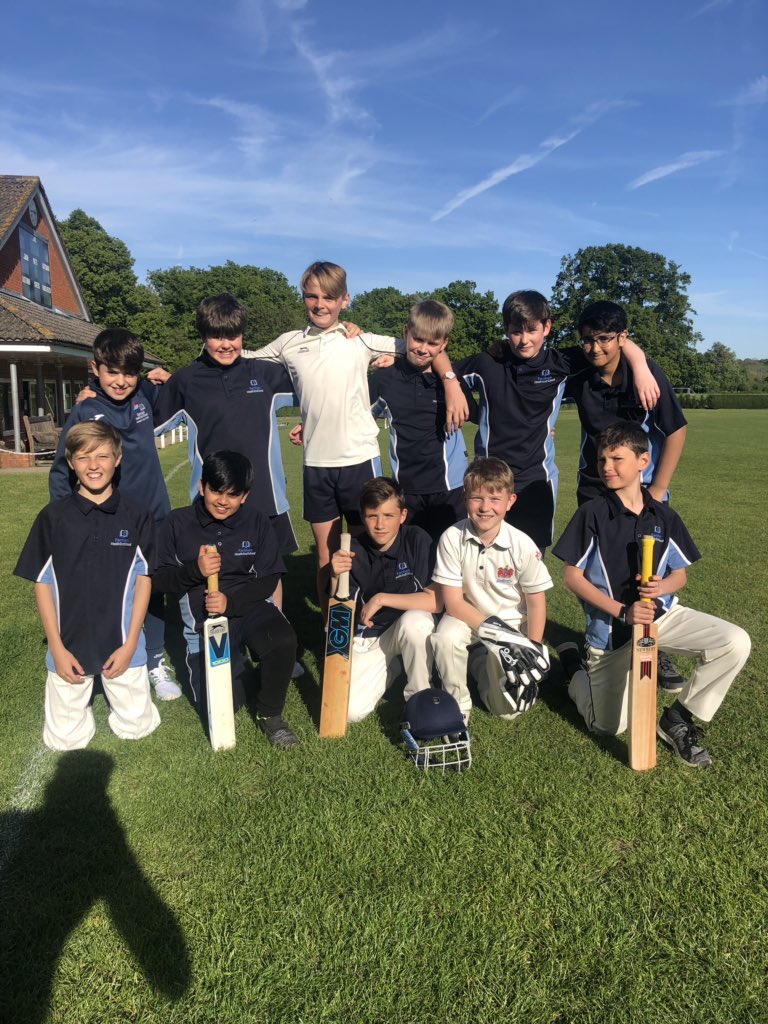 SportFHES's tweet image. Another excellent display from the Yr 7 Cricketers, beating @allhallows_PE in their first league game of the season 🏏. The boys again bowled brilliantly, and were tight in the field. Mom was Evan, taking 4 wickets. Thanks to @Ashotcricket for hosting! #LineAndLength