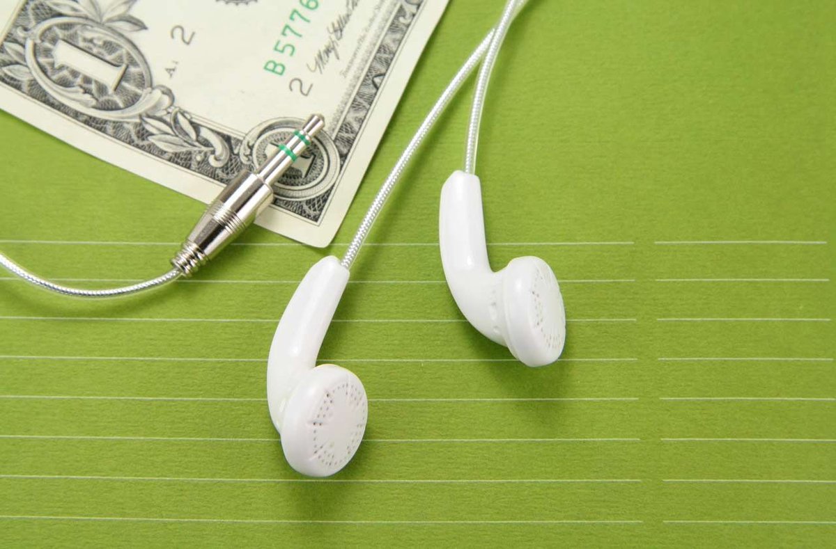 FedChoiceFCU's tweet image. Learning about investing, taxes, and other money issues can be easier through podcasts. These are a few good ones to try out! buff.ly/2Wtywou @Kiplinger