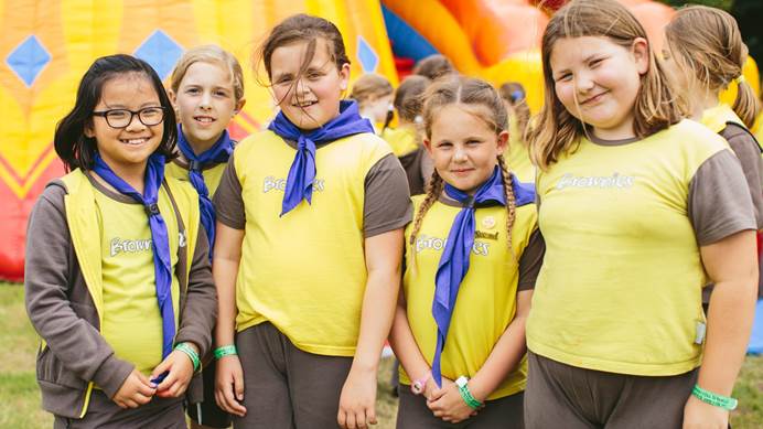 Girlguiding's tweet photo. Find out more about how you can volunteer at #MagicAndMayhem! Our circus themed camp for Rainbows and Brownies... https://t.co/2Haqv0CYv9 https://t.co/HHWcjixUS3