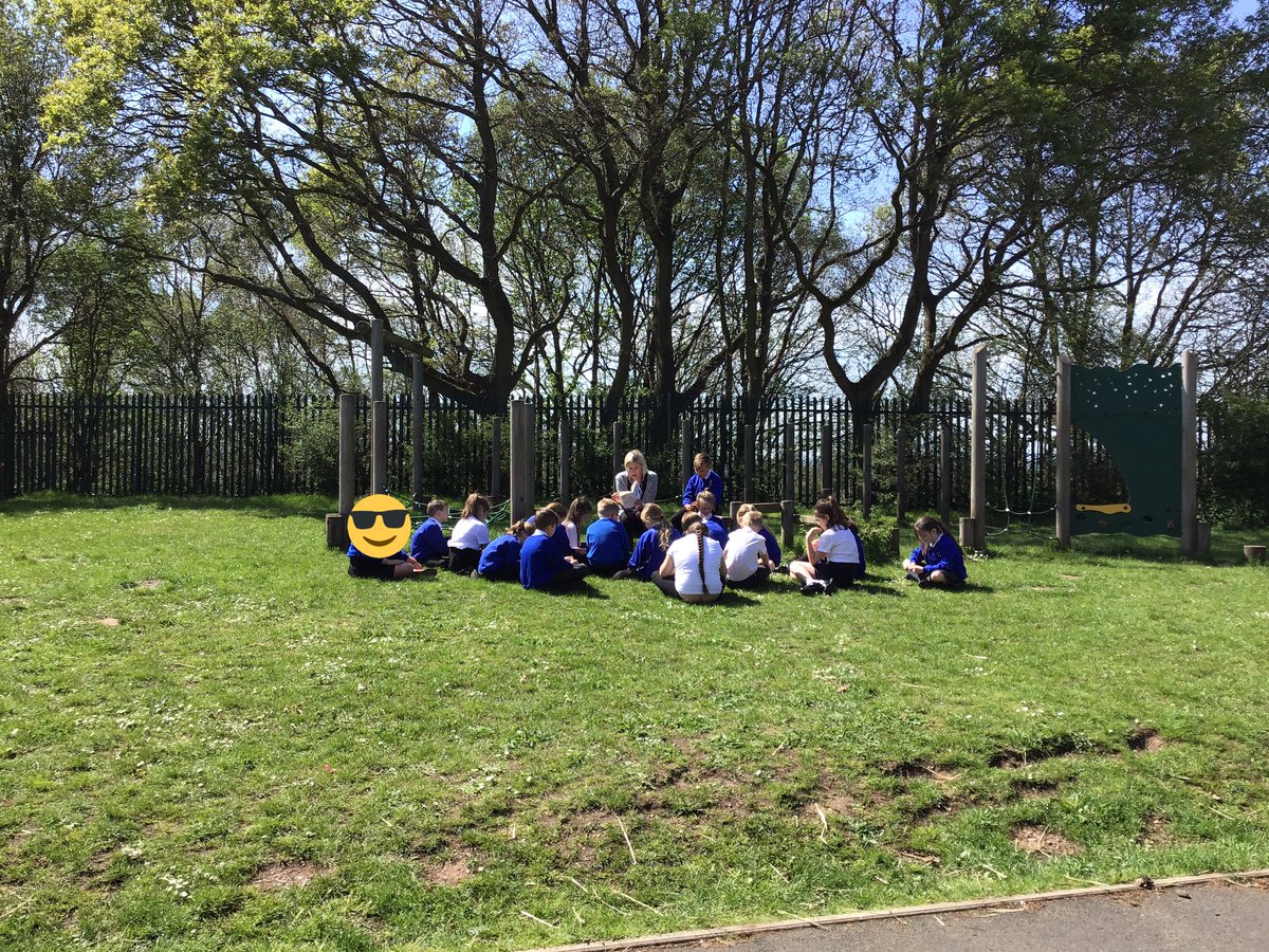 Year 4 end of day reading in the sun!☀️☺️ #EncourageReading #DevelopingALoveOfReading @BCoppiceAcademy @VicAcademies #FIDES