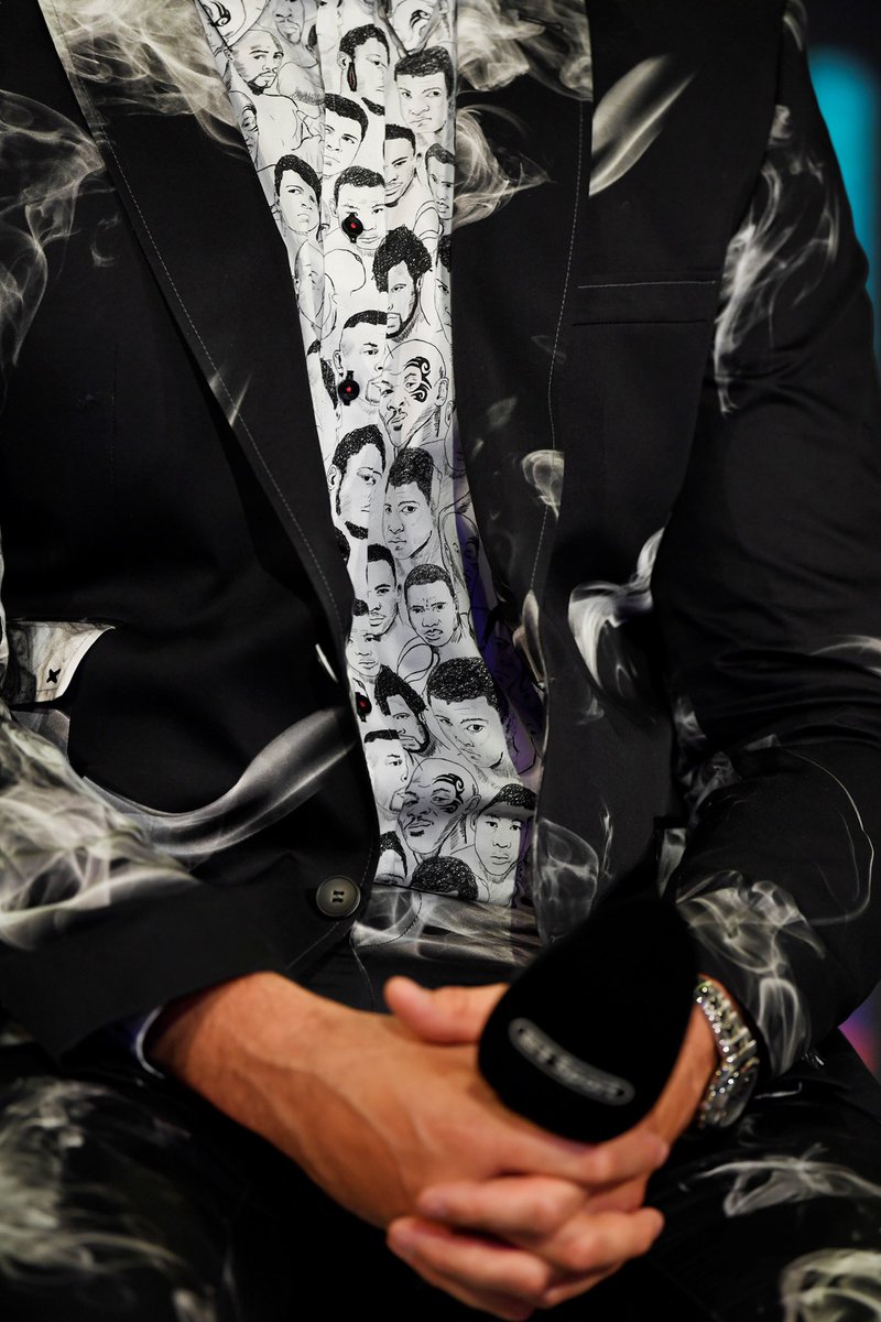 That shirt though <a href="/Tyson_Fury/">TYSON FURY</a> 👏 

#FurySchwarz