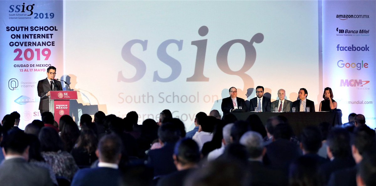 SE_mx's tweet image. #Comunicado | Inició la 11ª edición de la Escuela del Sur de Gobernanza en Internet, inaugurada por el Subsecretario de Minería, @PacoQuiroga, en representación de la Secretaria @GMarquezColin. 

bit.ly/2WFsvW3

#SSIG2019 
#EconomíaIncluyente