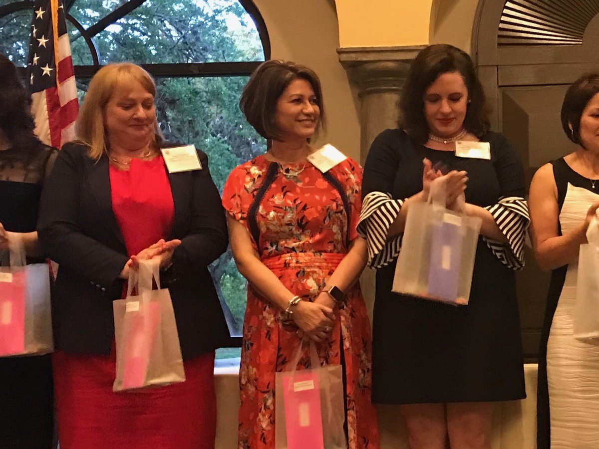 Congratulations to Mrs. Zonia Gonzalez, Finalist for NEISD Elementary Teacher of the Year 2019!