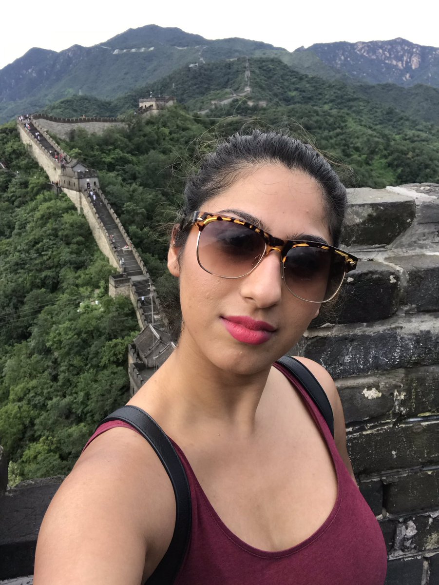 MariaShahid25's tweet photo. China’s great for a visit.. but being smuggled there as a pakistani woman not cool! When you don’t read the terms &amp; conditions... doesn’t mean it’s not real #pakistan #china #CPEC #SomethingsBurning https://t.co/YPuOPS1XH2