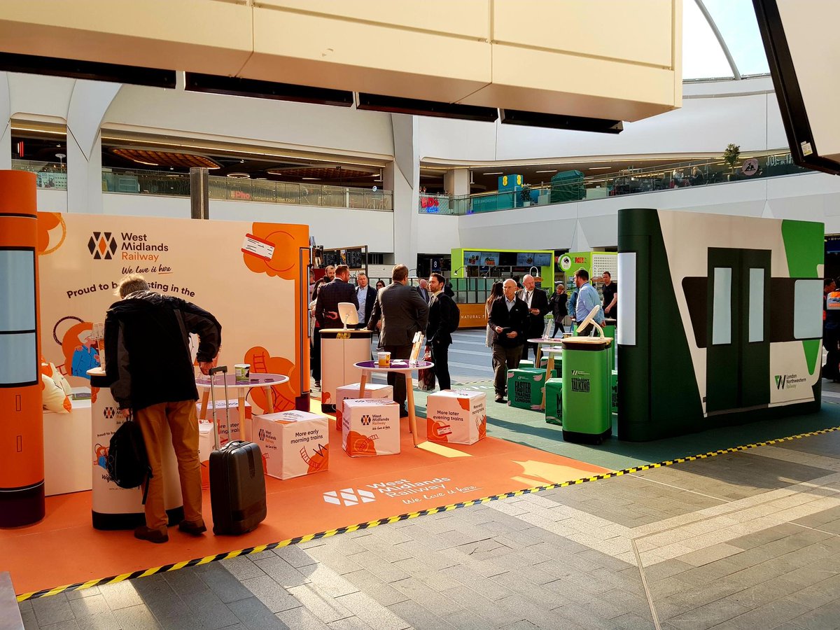 WestMidRailway's tweet photo. A massive thank you to everyone who stopped by at #BirminghamNewStreet today 👌

The next stop for our #WhistleStopTour will be #Wolverhampton this Wednesday. We'll be there from 16:30 to 18:30

Be sure to pop in to learn all about our #MayTimetable Changes 🧐 https://t.co/TFv5oedNeE