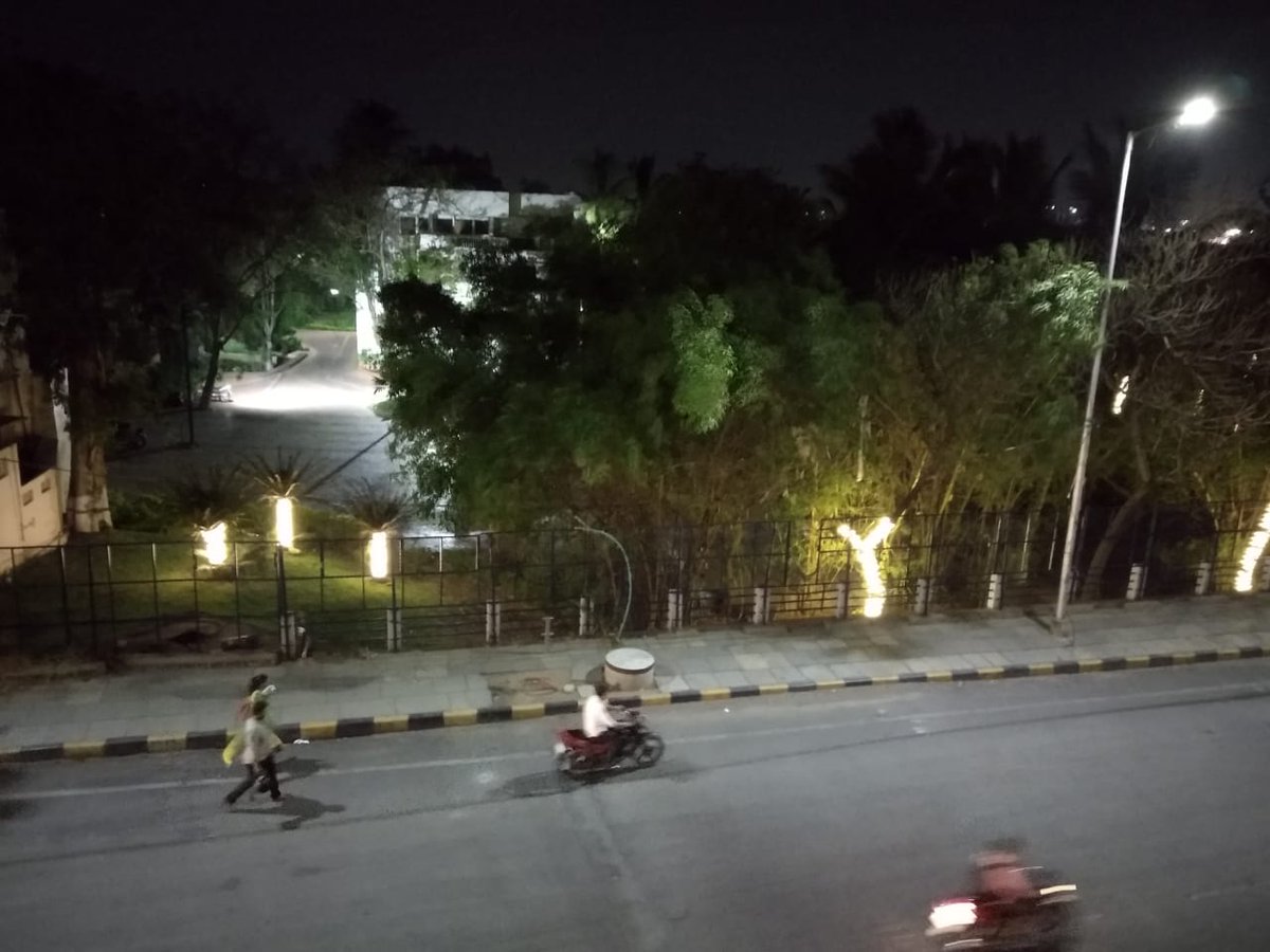 Road leading to tank bund from BPP Office. Beautifying the stretch to add pleasantness to commuters while walking or waiting at the signal. Many such initiatives on the anvil. #TeamBPP at work