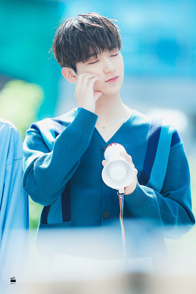 SStealer_'s tweet photo. ♥HAPPY YECHAN DAY♥
예찬ㅇㅏ 생일 축하해🎂🎉🎂🎉🎂🎉
->사진은 190427 음중 미팬
#신예찬 #HAPPYYECHANDAY 
#예찬아_생일축하해 #원더나인 #1THE9 https://t.co/8BDbfeyOAr