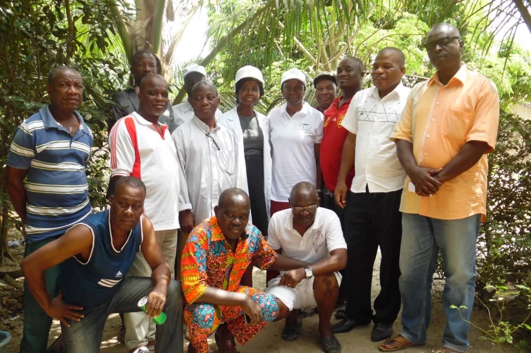 kone_ehui's tweet photo. Le mercredi 27 mars dernier, une délégation de la Direction de la Copropriété,  a effectué une mission d'inspection et de sensibilisation sur les règles de copropriété dans la commune de Yopougon à la Cité DUNCAN https://t.co/3QmcdvryQ8