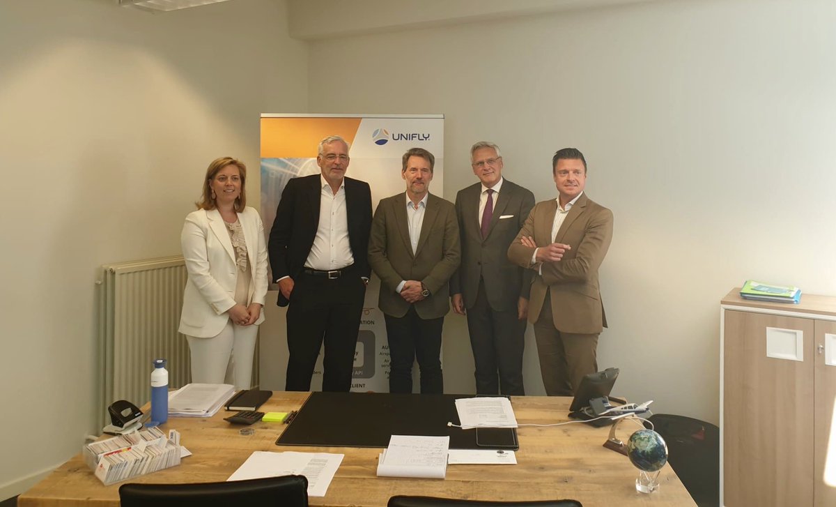 SMEunited's tweet photo. The European elections are imminent. Today, UNIZO and @SMEunited with @peeters_kris1 @MetsuKoen @ChristianLeysen (candidates for the EP) visited @UniflyUTMS Antwerp to put entrepreneurial priorities on the table πͺ #SME4Europe #EU4SME #SMEvoteEU https://t.co/5PjoEg20pr