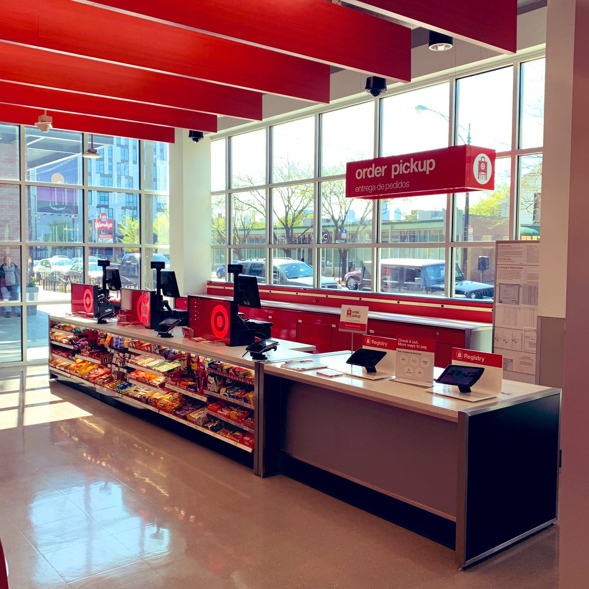 eddie_tellez's tweet image. 3307 front of store looking picture perfect on a Monday morning! @Targetbrek @m_deyle @MattLiska