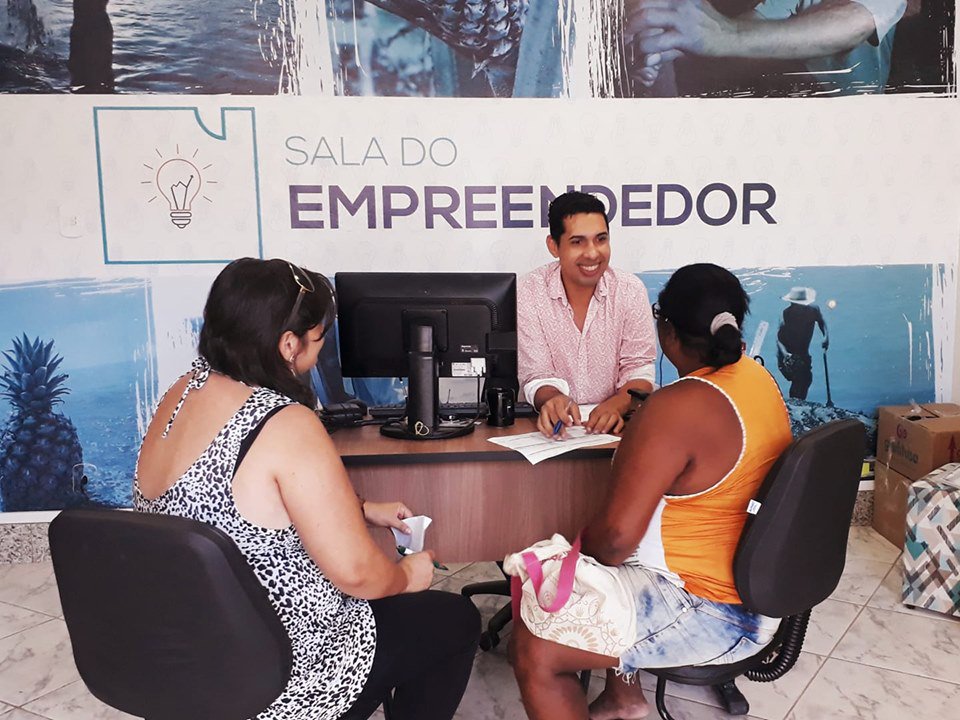 Pref_Marataizes's tweet photo. Destaque para o novo espaço para os emprendedores de Marataízes, a Sala do Empreendedor sob a coordenação do Pablo Alves e já é um sucesso, com menos um mês! Deseja emprender ou dar aquele up no seu negócio? Estamos anexo ao Edifício Arunas, de segunda a sexta das 8h às 17h30min. https://t.co/mFHIzWUJpz