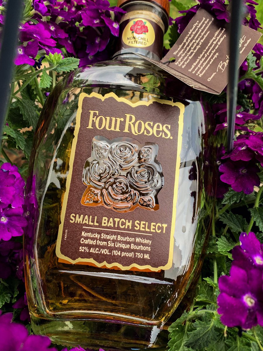 BourbonLens's tweet photo. Check out our newest podcast and hear our takes on the new @4RosesBourbon Small Batch Select. Cheers! 🥃 @bourbonlens @fourrosesbourbon #bourbonlens #thebourbonleague  #podcast #smallbatchselect #podcasting #fourroses #kentucky #bourbon https://t.co/Bb5lXiLLqL