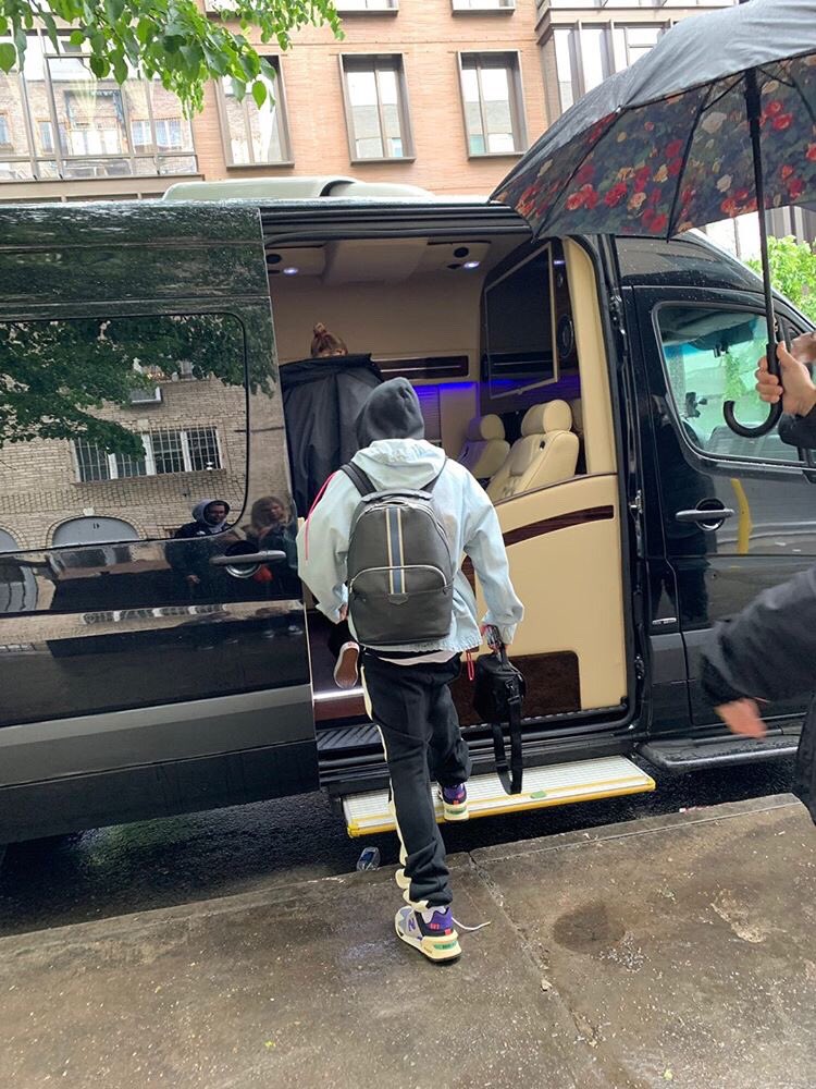 updatesbieberr's tweet photo. (13/05): Justin e Hailey em Brooklyn, New York. https://t.co/Or7VPyHFwH