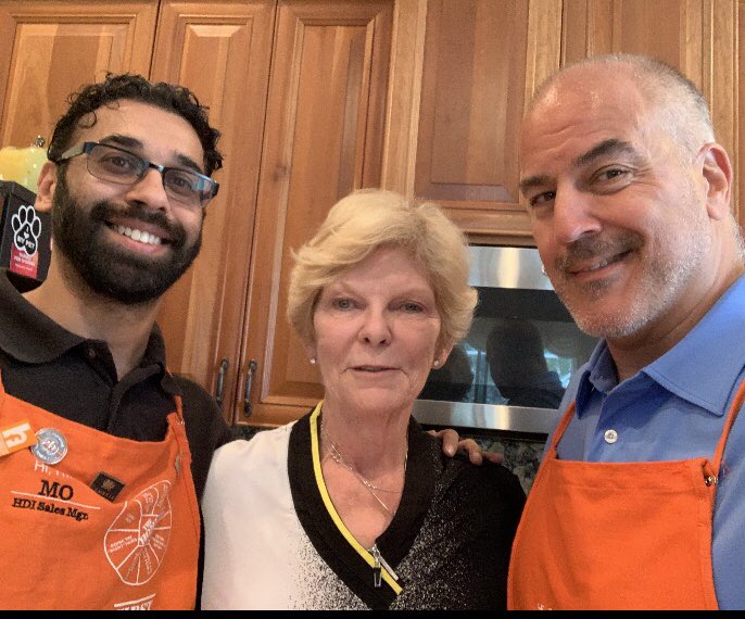 Took new SC Stephen Levin out and closed a cabinet makeover sale for 10k today #Leadbyexample <a href="/THDRyanSilcott/">Ryan Silcott</a> <a href="/VinceLanigan/">Vince Lanigan</a> <a href="/Scott_Key_HD/">Scott Key</a> @AMajor_THD
