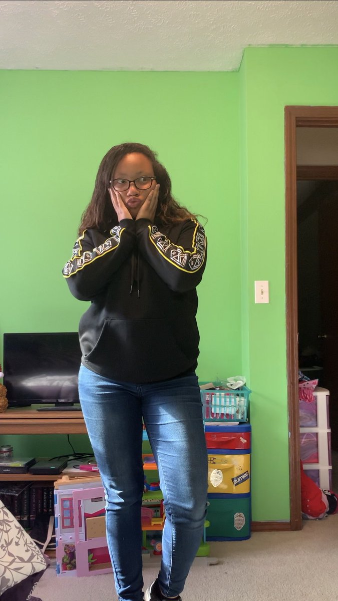 Jessica_Bailum's tweet photo. Came home from work to see that my new @SidemenClothing crest taped hoodie arrived which obviously meant taking a billion photos #MerchDownloaded https://t.co/ReFhs7SYA2