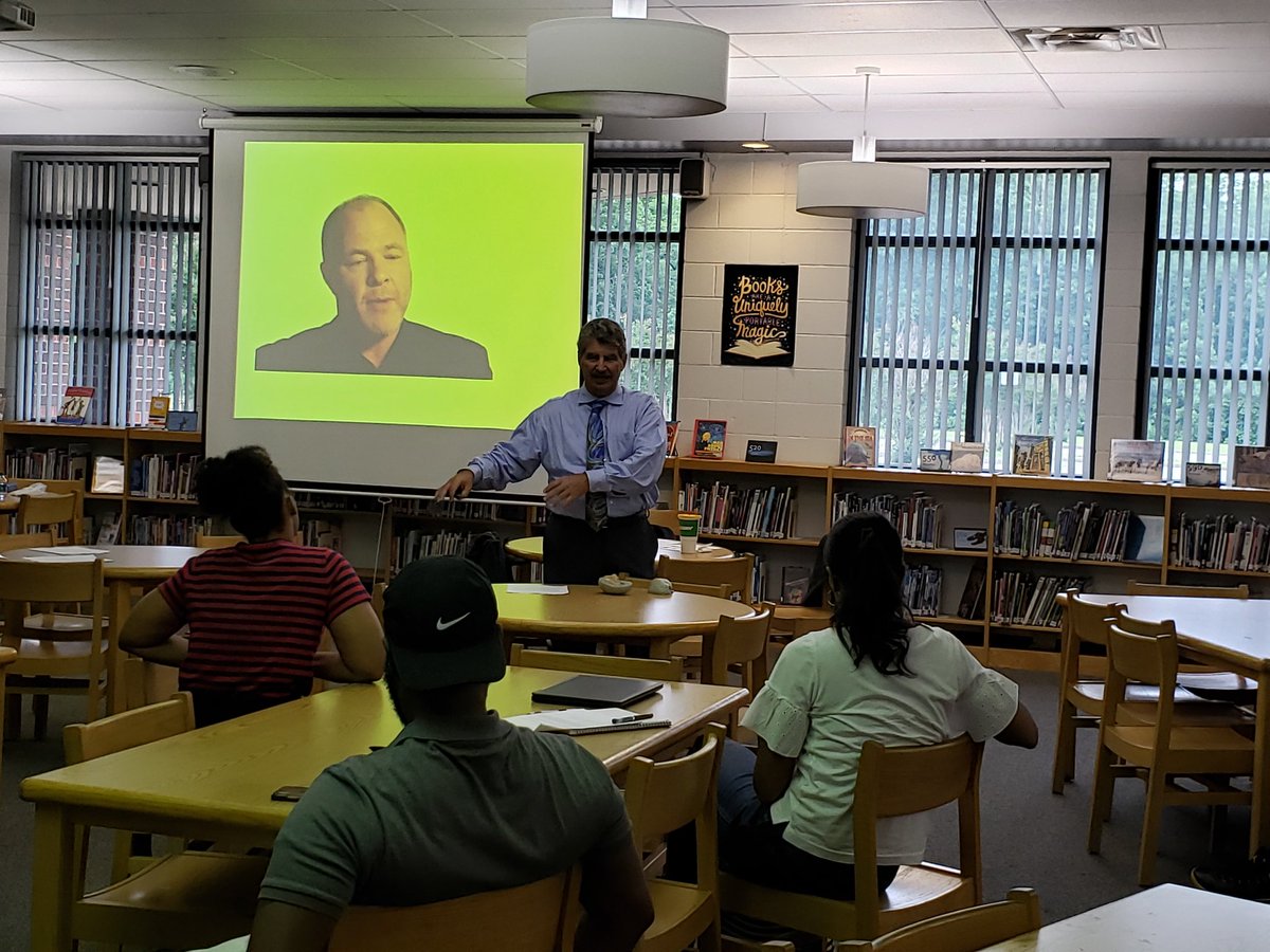 JimPeacemaker's tweet photo. #Povertychat Super day working with parents, teachers, and administrators at La Vergne M.S. in TN. Learning strategies and getting tools to help boys succeed at home and school. Powerfull and meaningful conversations throughout the day. Great way to honor Mothers dedication. https://t.co/PjV5aUkCT3